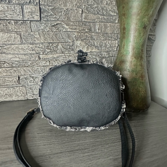 Black Denim Frayed Bucket Bag - Picture 3 of 5